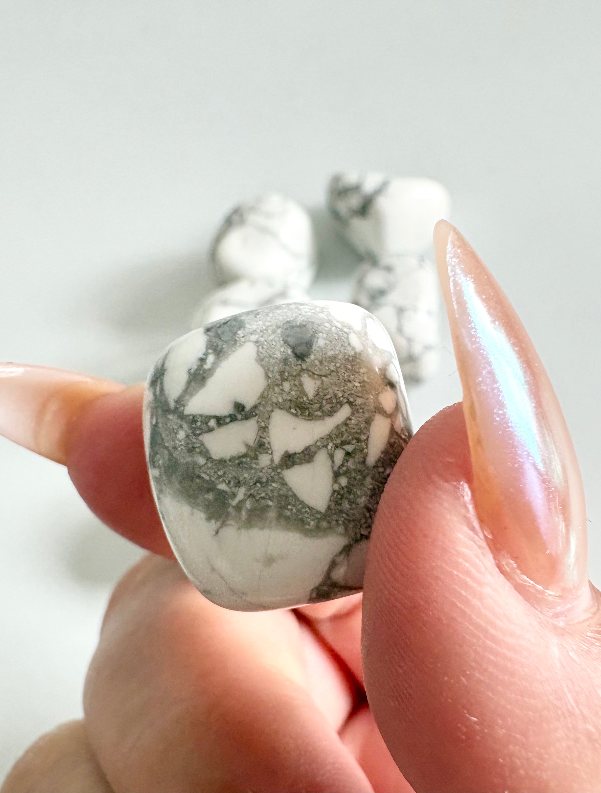 Howlite Tumbles